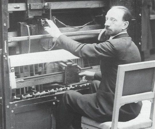 Tomba di Luigi Russolo